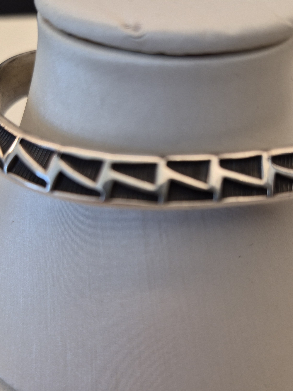 Signed Ronnie Hurley Double Navajo Motif Sterling Silver Cuff Bracelet 55.1g